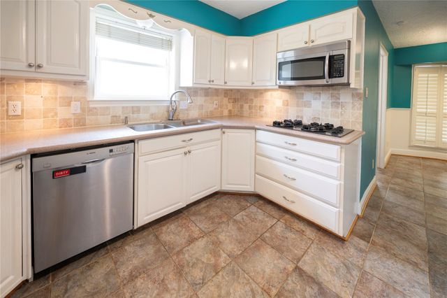 7546 Maple Tree Drive, Houston, TX 77088