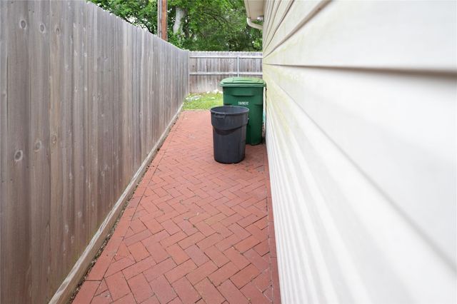 7546 Maple Tree Drive, Houston, TX 77088