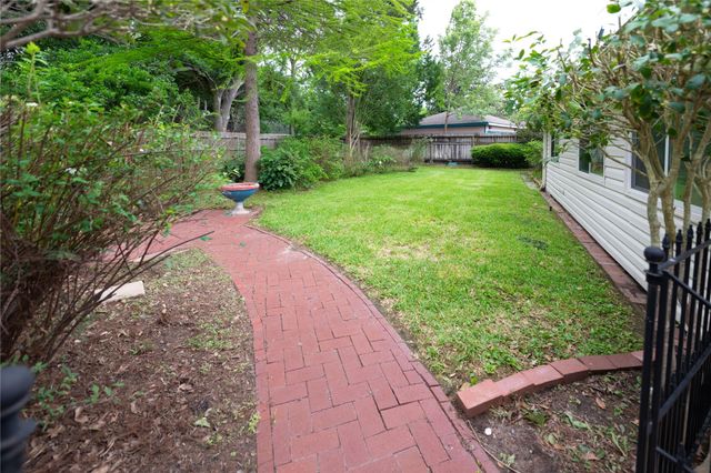 7546 Maple Tree Drive, Houston, TX 77088