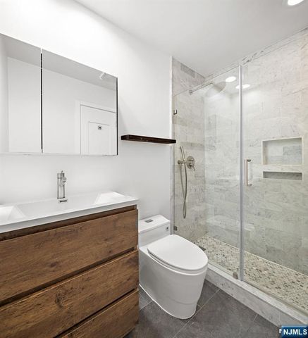 714 Mainsail Lane, Secaucus, NJ 07094