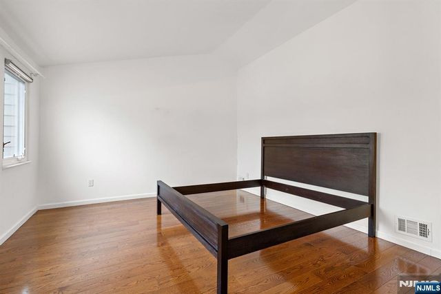 714 Mainsail Lane, Secaucus, NJ 07094