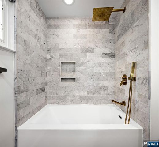 714 Mainsail Lane, Secaucus, NJ 07094