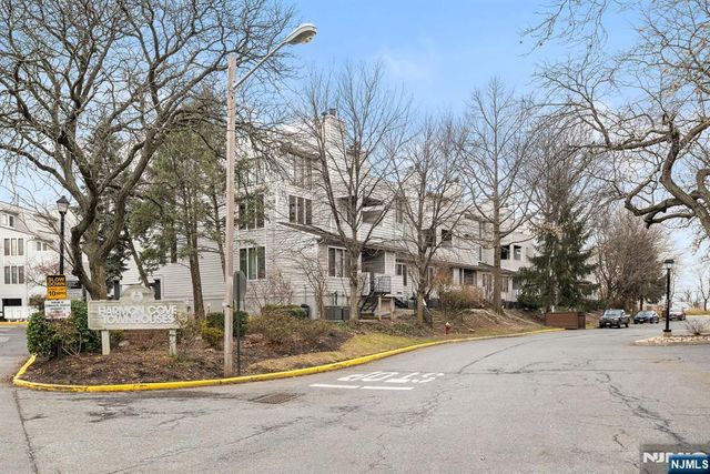 714 Mainsail Lane, Secaucus, NJ 07094