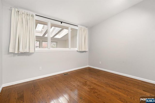 714 Mainsail Lane, Secaucus, NJ 07094