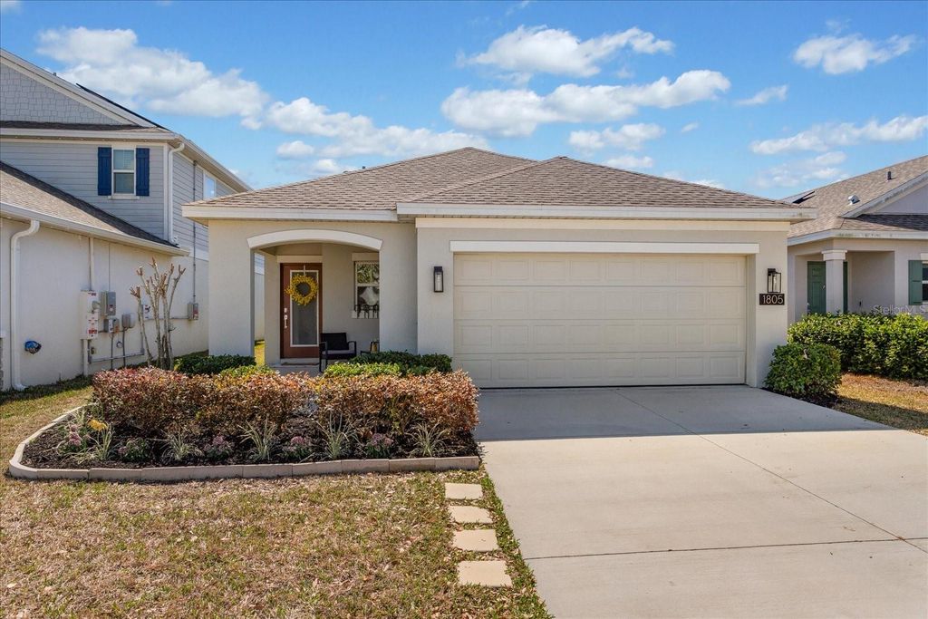 Image 1 of property listing at 1805 HEART LAKE DRIVE, Groveland, FL 34736