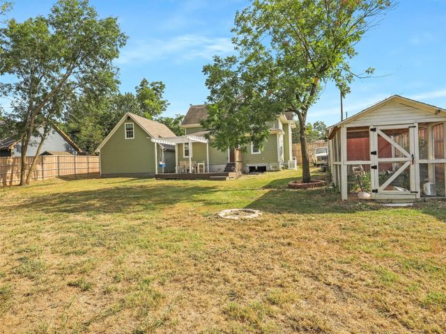 607 W Walnut Street, Celina, TX 75009