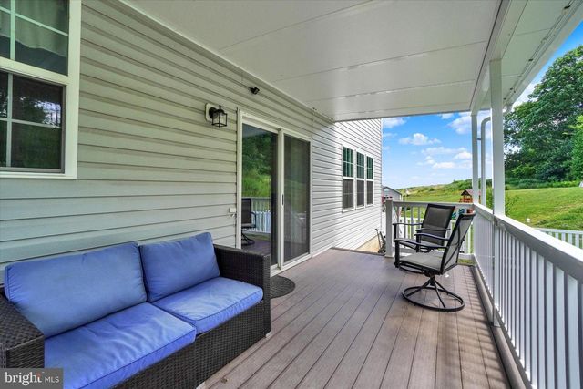 215 THOROUGHBRED DR, York Haven, PA 17370