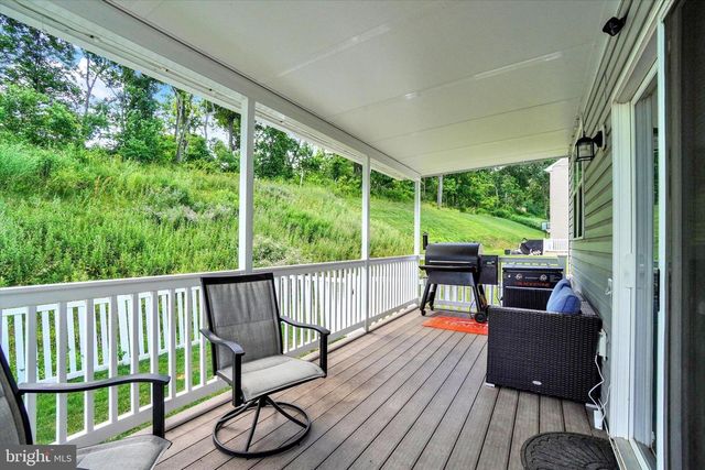 215 THOROUGHBRED DR, York Haven, PA 17370