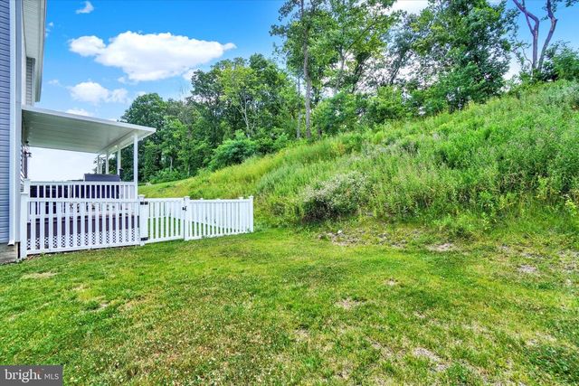 215 THOROUGHBRED DR, York Haven, PA 17370