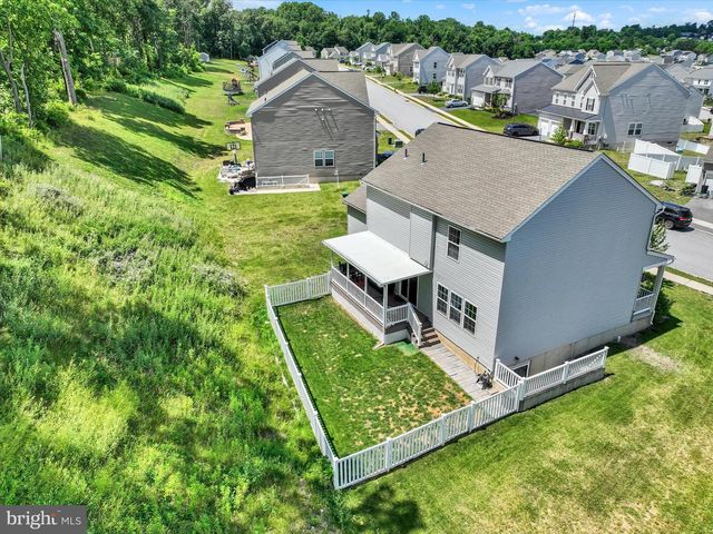 215 THOROUGHBRED DR, York Haven, PA 17370