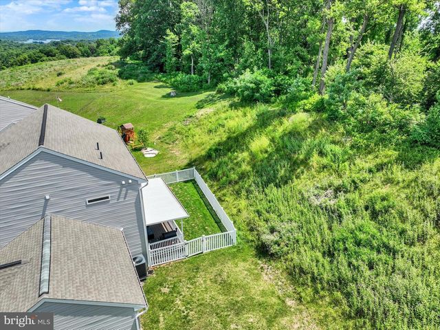 215 THOROUGHBRED DR, York Haven, PA 17370