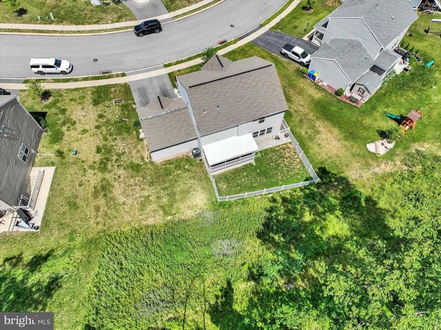 215 THOROUGHBRED DR, York Haven, PA 17370