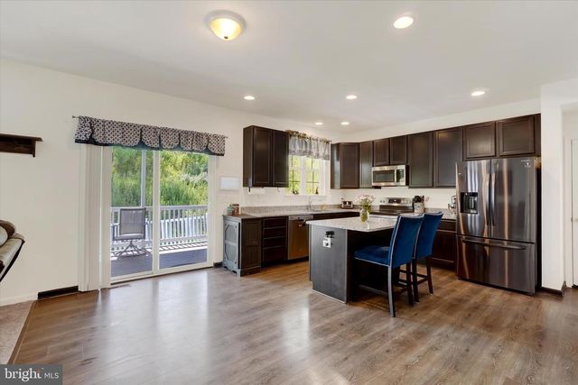 215 THOROUGHBRED DR, York Haven, PA 17370