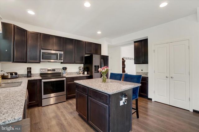 215 THOROUGHBRED DR, York Haven, PA 17370