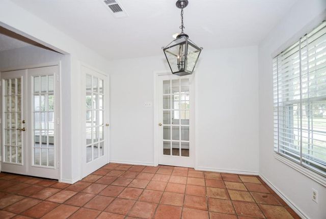 13814 Lynnwood Lane, Sugar Land, TX 77498