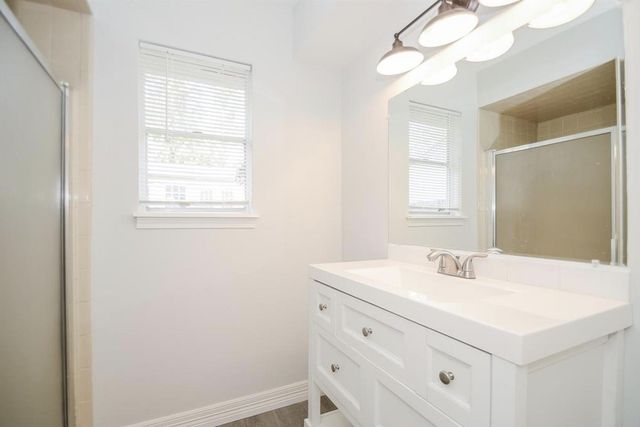13814 Lynnwood Lane, Sugar Land, TX 77498