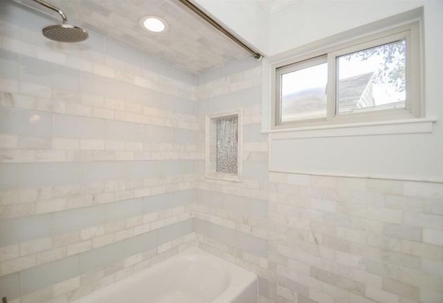 13814 Lynnwood Lane, Sugar Land, TX 77498