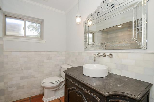 13814 Lynnwood Lane, Sugar Land, TX 77498