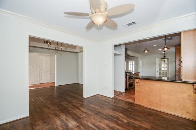 13814 Lynnwood Lane, Sugar Land, TX 77498