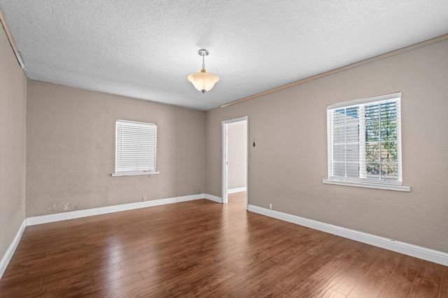 5081 Warwick Ave, Sacramento, CA 95820