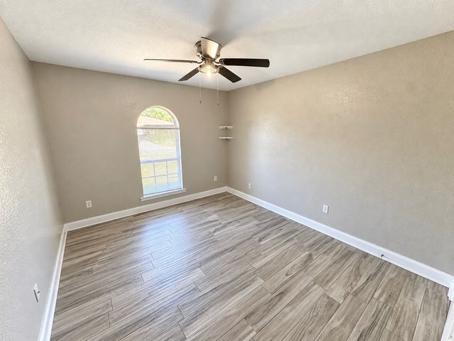 2532 La Vonne, Bossier City, LA 71111