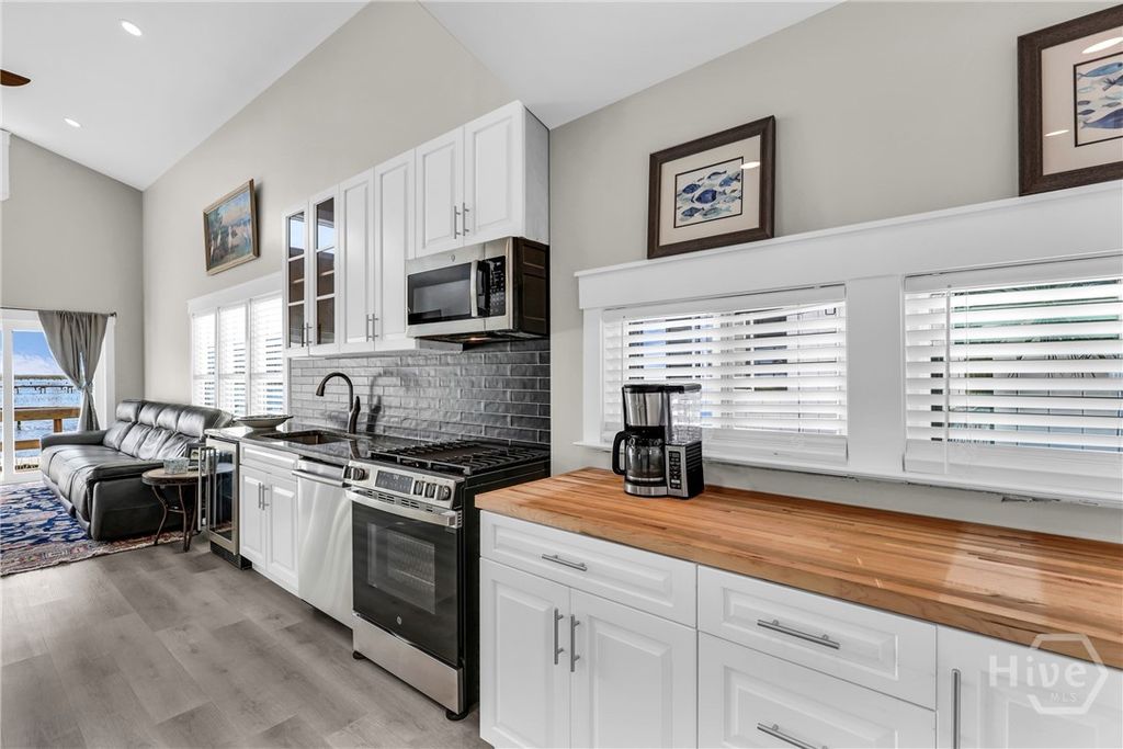 Image 30 of property listing at 1912 Stone Street, Savannah, GA 31410