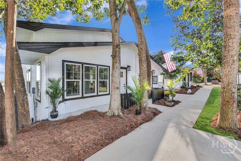 Image 6 of property listing at 1912 Stone Street, Savannah, GA 31410