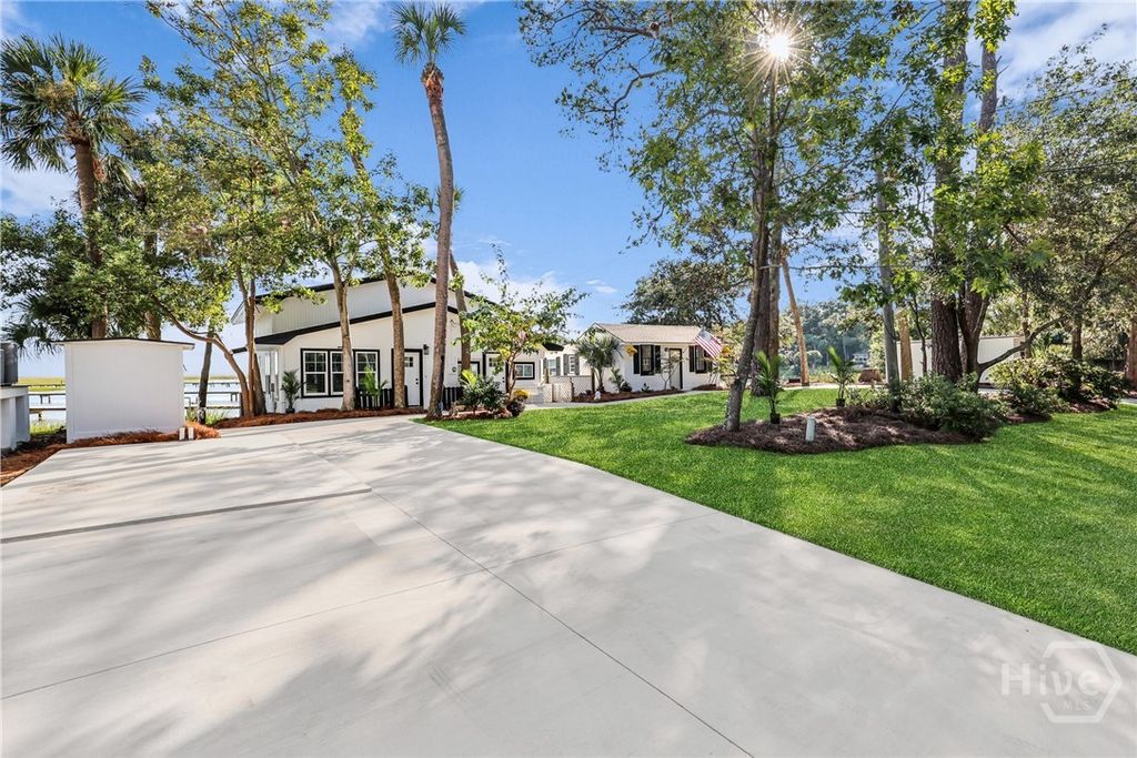 Image 9 of property listing at 1912 Stone Street, Savannah, GA 31410