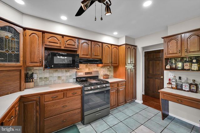 648 W SPRING ST, Fleetwood, PA 19522