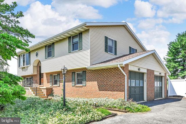 648 W SPRING ST, Fleetwood, PA 19522