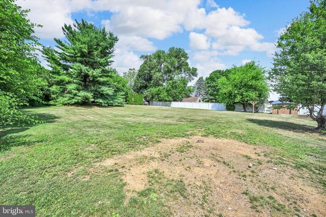 648 W SPRING ST, Fleetwood, PA 19522