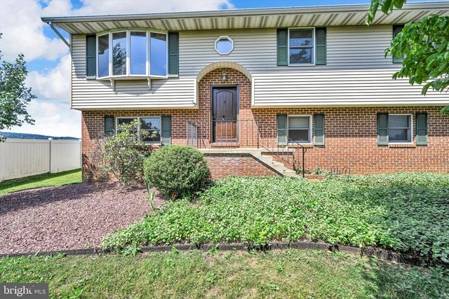 648 W SPRING ST, Fleetwood, PA 19522