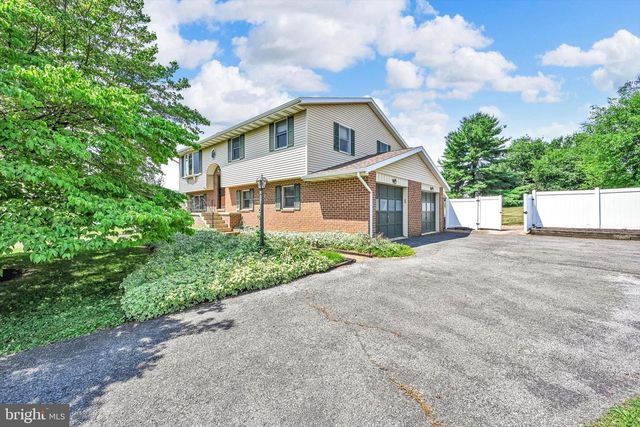 648 W SPRING ST, Fleetwood, PA 19522