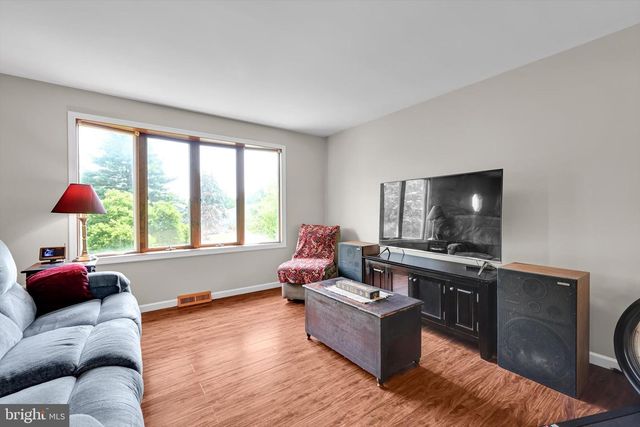 648 W SPRING ST, Fleetwood, PA 19522