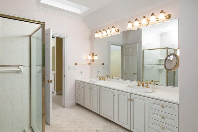 W5419 Pine Bluff ROAD, La Crosse, WI 54601