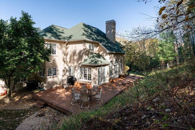 W5419 Pine Bluff ROAD, La Crosse, WI 54601