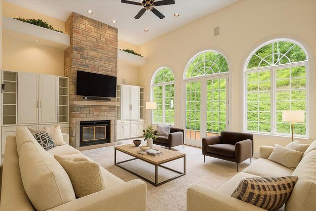 W5419 Pine Bluff ROAD, La Crosse, WI 54601