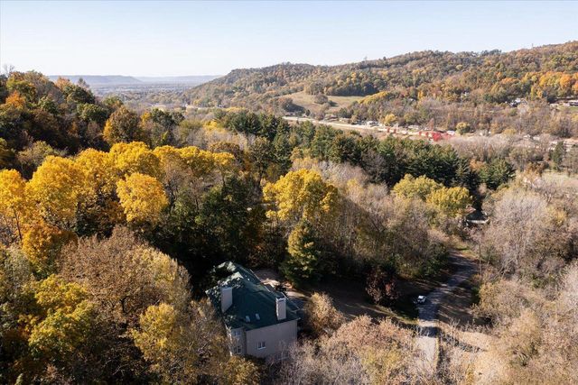 W5419 Pine Bluff ROAD, La Crosse, WI 54601