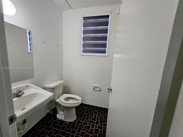 11400 W Flagler St 206, Sweetwater, FL 33174