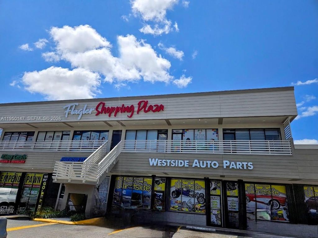 11400 W Flagler St 206, Sweetwater, FL 33174