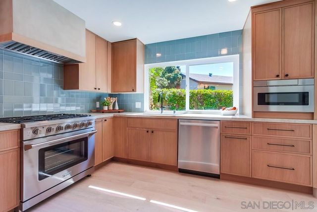 2223 Caminito Preciosa Sur, La Jolla, CA 92037