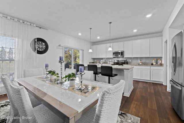 8710 warbler branch Way, Louisville, KY 40229