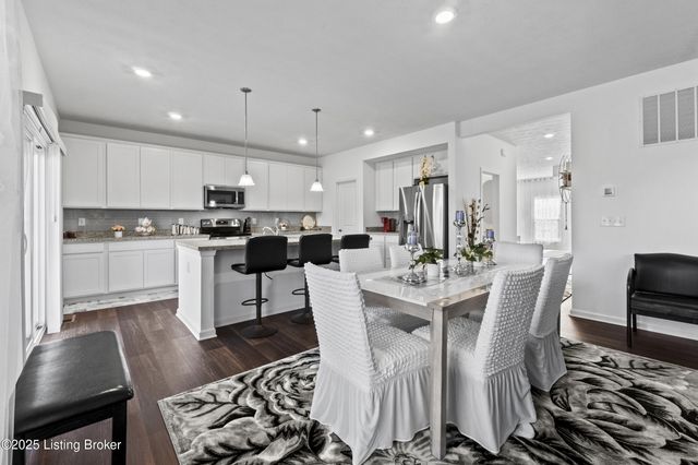 8710 warbler branch Way, Louisville, KY 40229