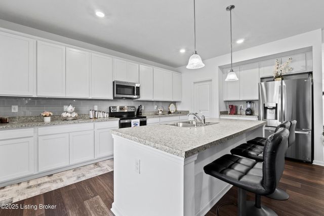 8710 warbler branch Way, Louisville, KY 40229