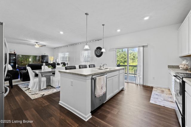 8710 warbler branch Way, Louisville, KY 40229