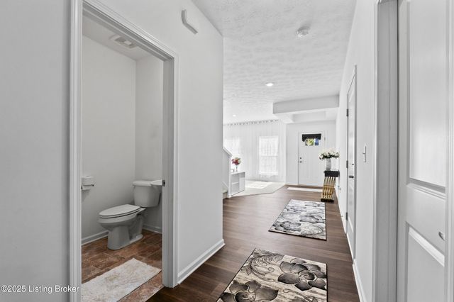 8710 warbler branch Way, Louisville, KY 40229