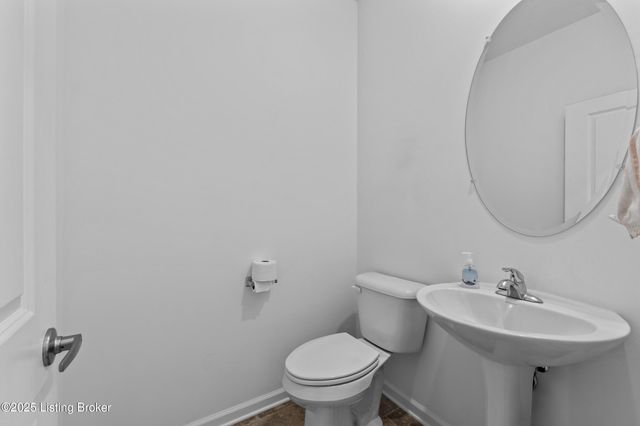 8710 warbler branch Way, Louisville, KY 40229