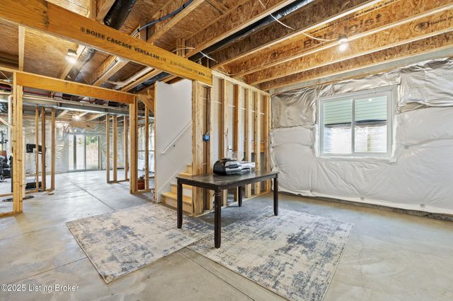 8710 warbler branch Way, Louisville, KY 40229