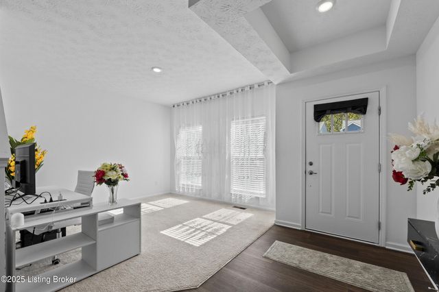 8710 warbler branch Way, Louisville, KY 40229