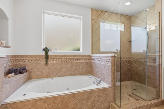 921 Pinzon Street NW, Los Lunas, NM 87031